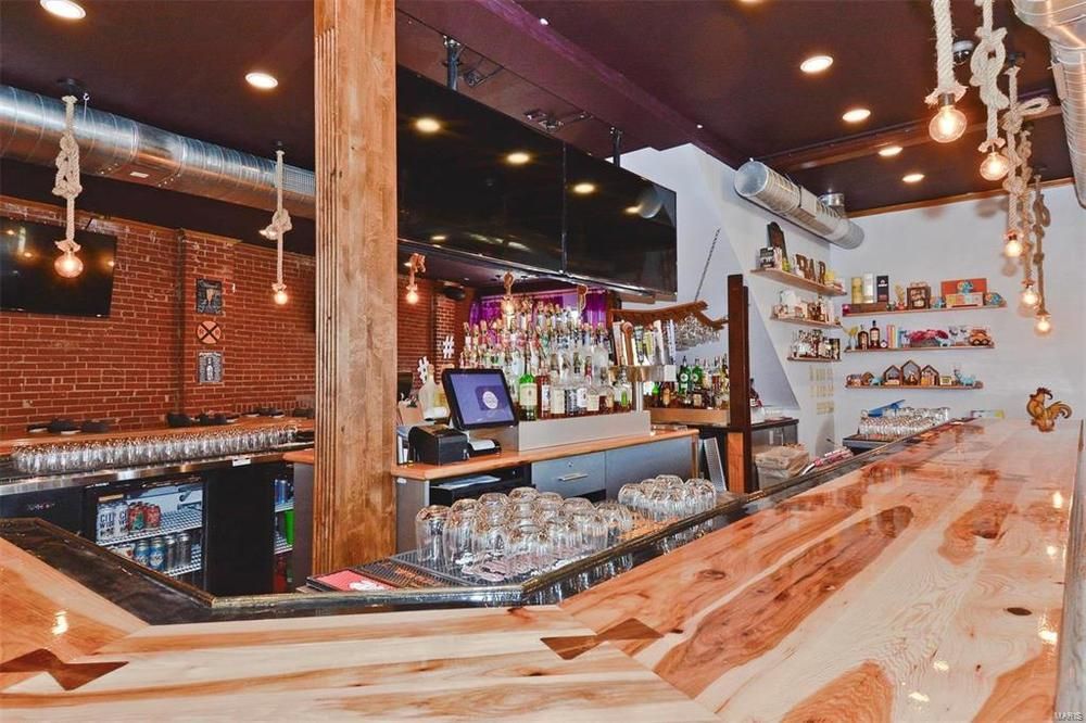 Restaurant & Sports Bar: 5800 Gravois Ave, Saint Louis, MO 63116
